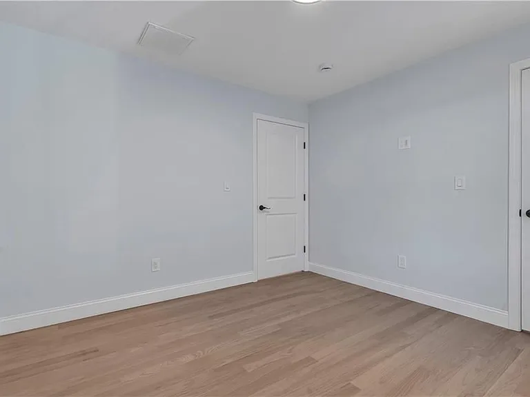 10 Anthony Ave #2 — Photo 18