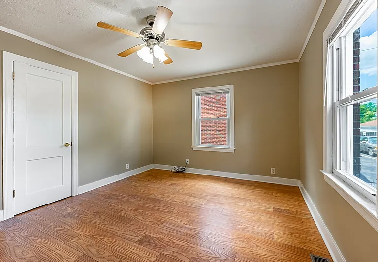 2315 Auburn St #2E — Photo 16