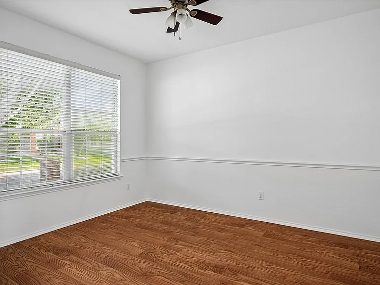 4401 Caledonia Creek Ln — Photo 4