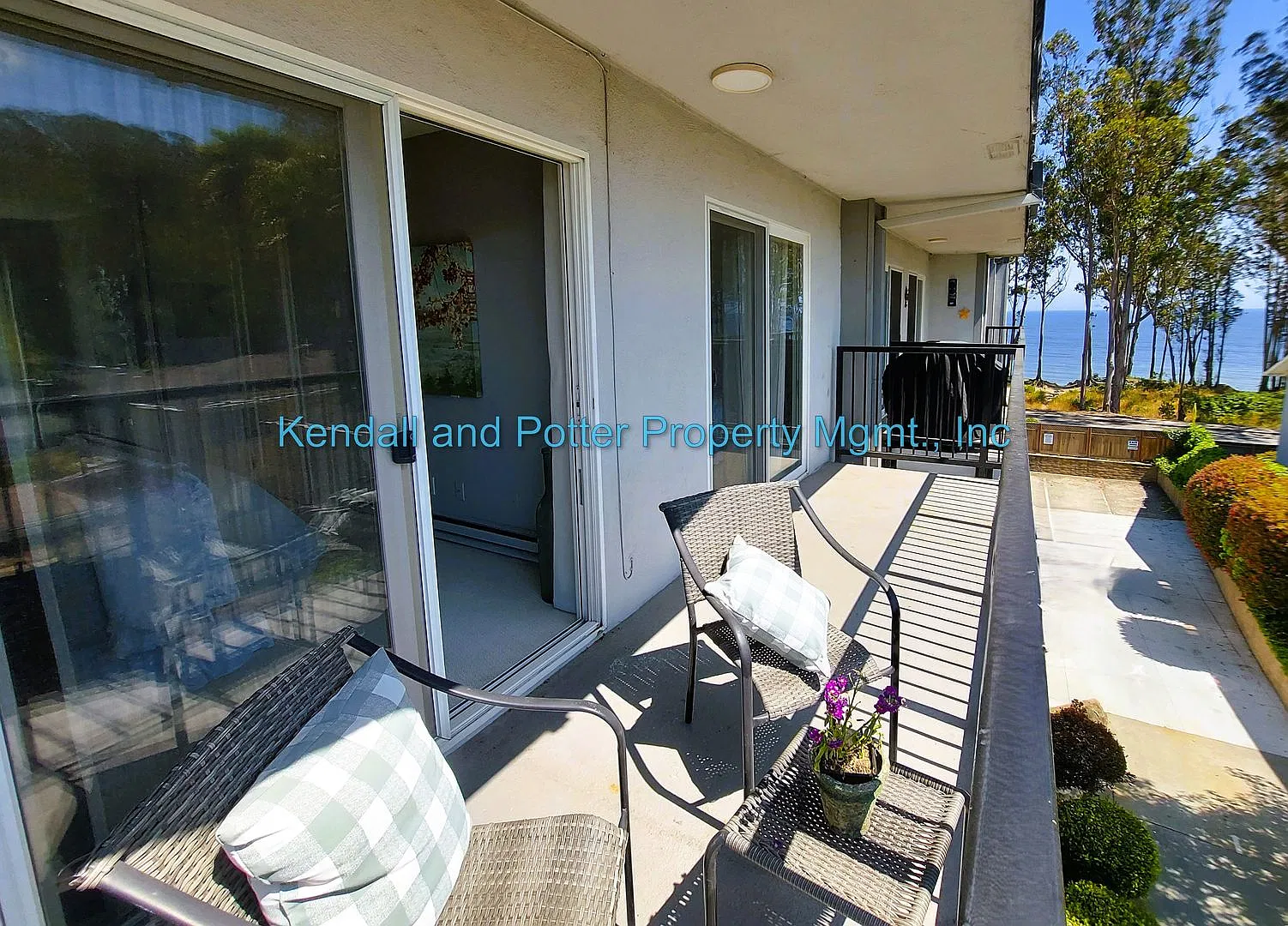 Impeccable 2BR, 1BA Capitola Condo with Ocean View — Photo 2