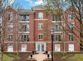 2536 McDaniel Ave #201, Evanston, IL 60201
