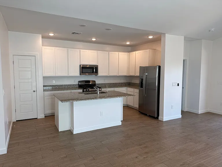 40515 W Chambers Dr — Photo 43