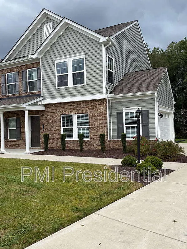 3 bed, 2.5 bath, 1882 sqft, $2,595 — Photo 2