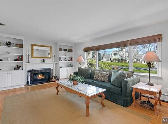 3rd image of 214 Norman Dr