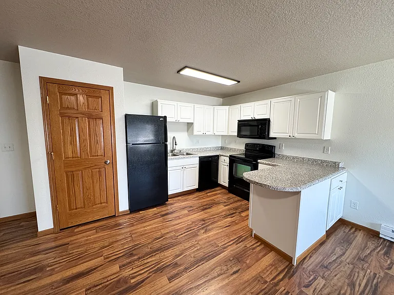 117 W Main St — Photo 3