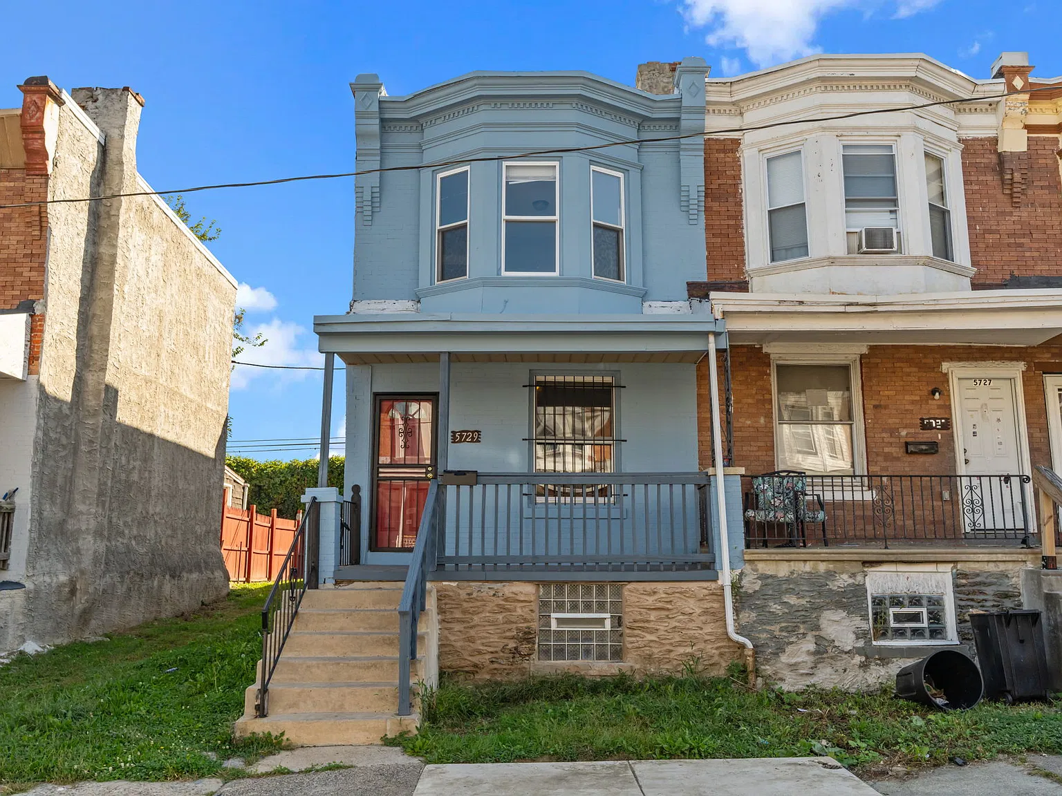 3 bed, 1235 sqft, $2,000 — Photo 2