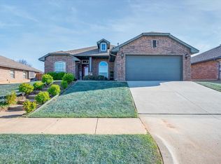 11300 NW 100th St, Yukon, OK 73099