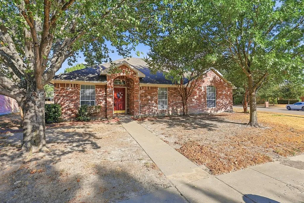 3 bed, 1612 sqft, $2,285 — Photo 3
