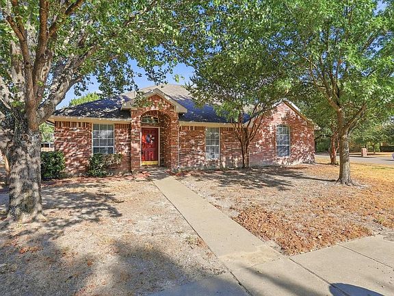3rd image of 100 Oak Hollow Ln