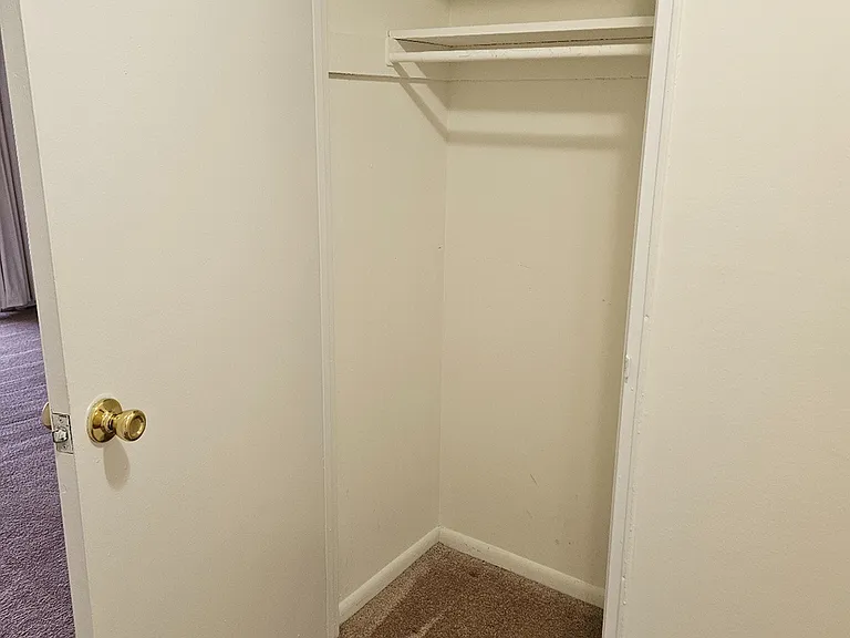 Lake Club Apartments — Photo 33