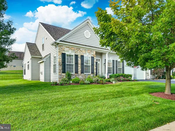 130 Augusta Dr, Honey Brook, PA 19344