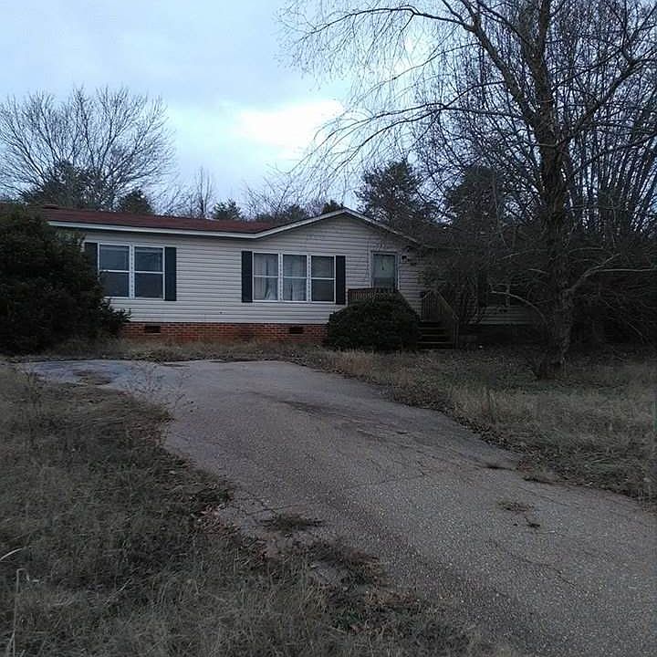 1st image of 303 Daytona Ln