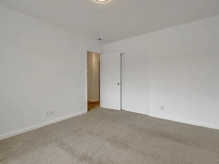 3586 Payne Ave #10 — Photo 13