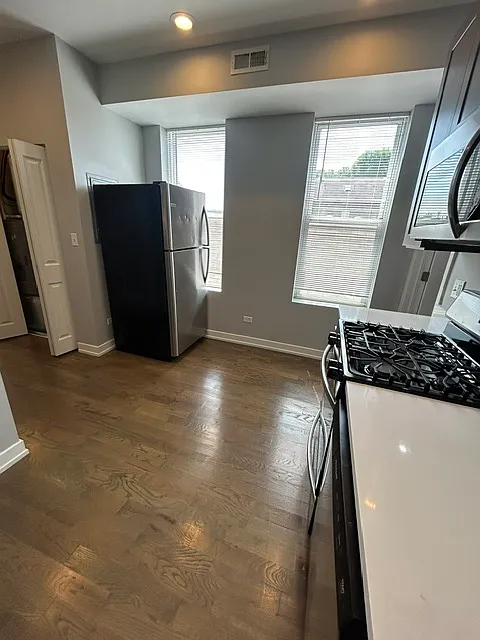 1 bed, 750 sqft, $1,725 — Photo 3