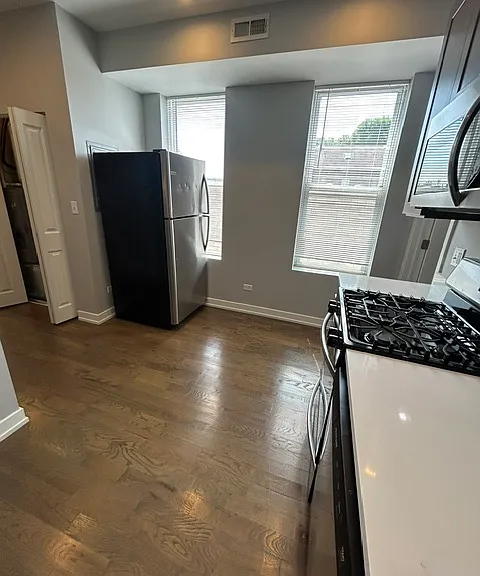 3210 S May St #2F — Photo 2