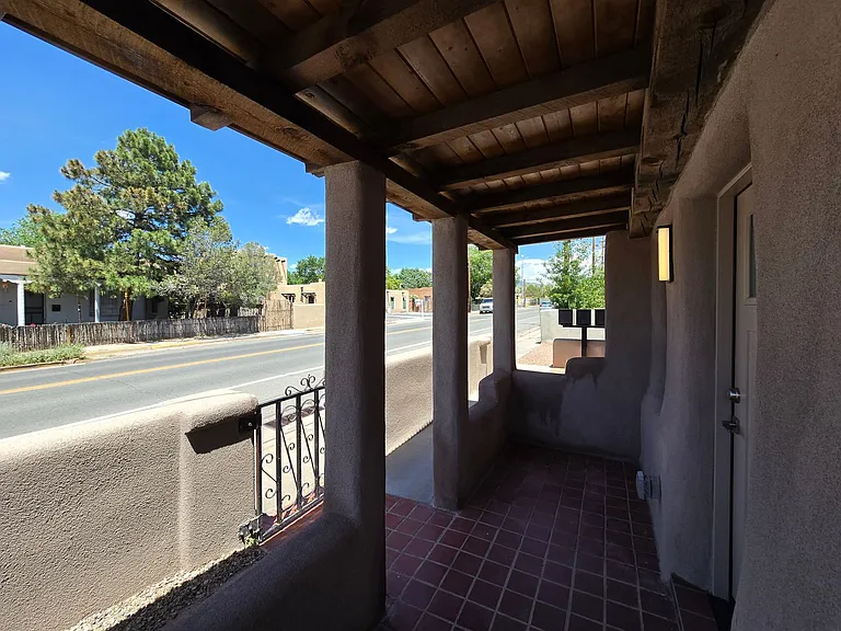 1708 Paseo De Peralta — Photo 10