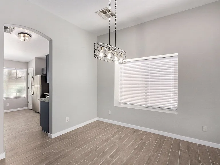 10012 W Wood St — Photo 7