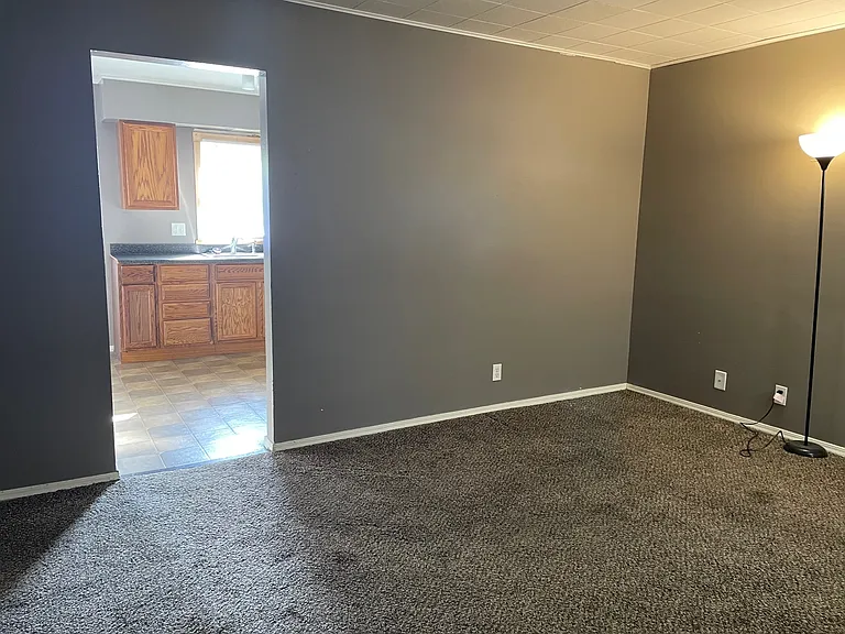 609 W Franklin St — Photo 7