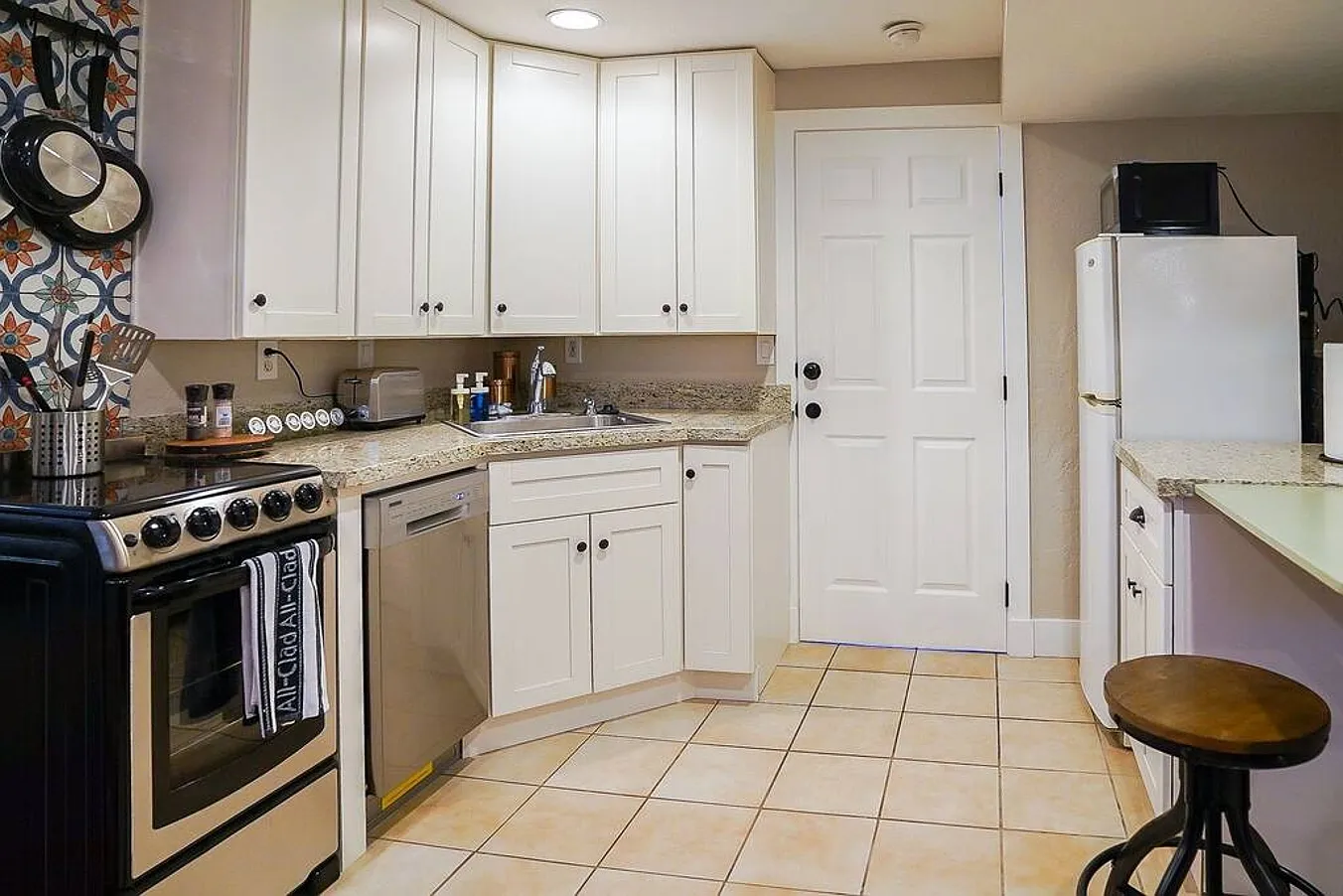 1 bed, $2,550 — Photo 3