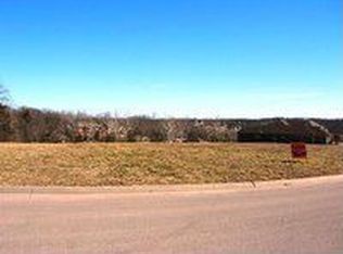 821 Sherwood Dr, Jefferson City, MO 65109