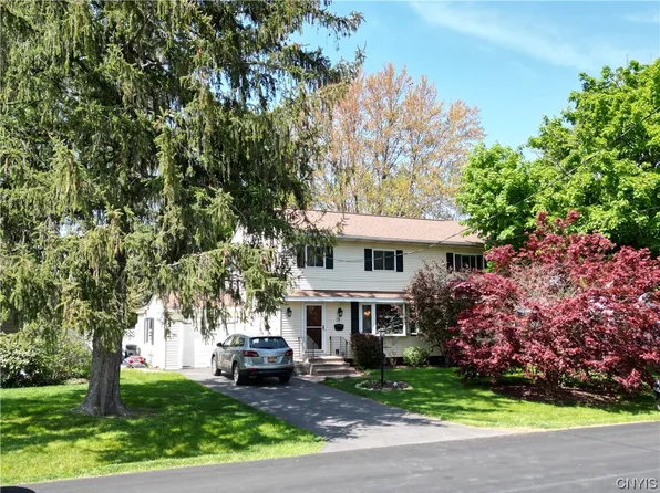 19 Bohling Rd, New Hartford, NY 13413