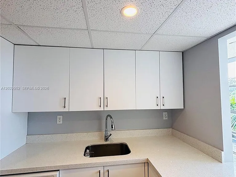 2001 Atlantic Shores Blvd #409 — Photo 3