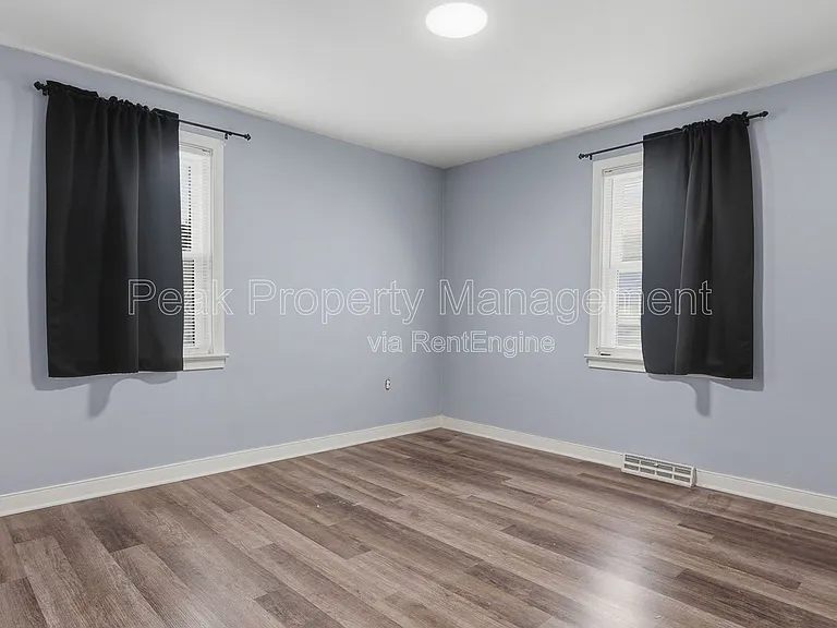 421 Saint Luke St — Photo 11