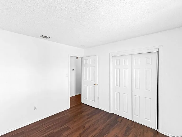 7572 Windsor Oaks — Photo 14