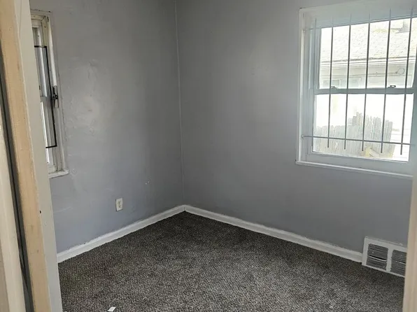 19319 Grandville Ave, Detroit, MI 48219