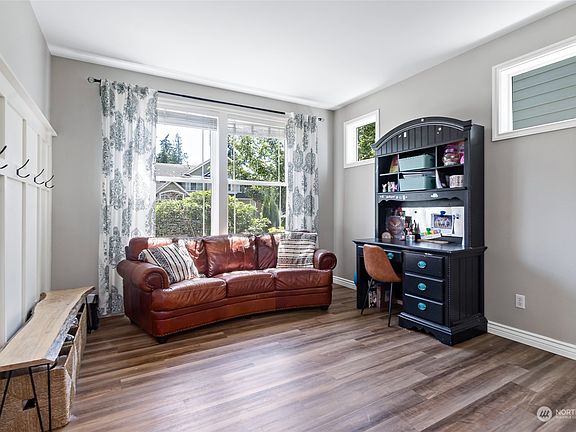 5th image of 17927 113th Street E