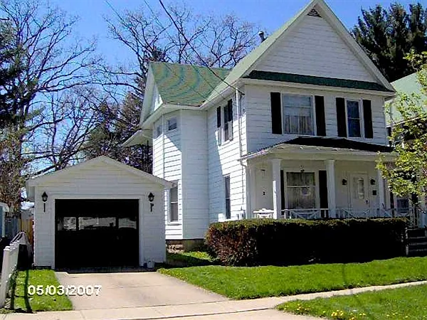 130 S 10th St photo 1