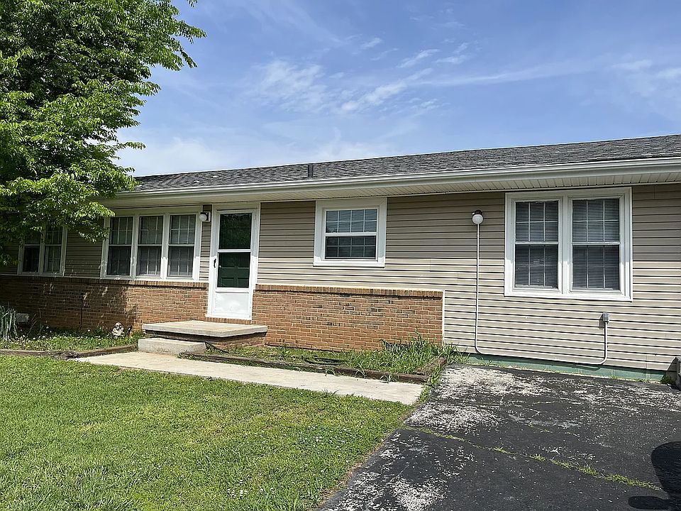1st image of 3030 Chippewa Dr