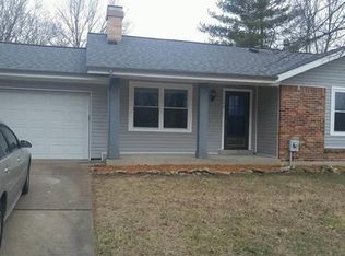 150 Brightfield Dr, Ballwin, MO 63021