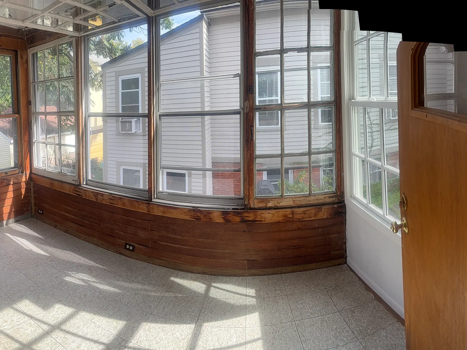 16 Pearl St — Photo 4