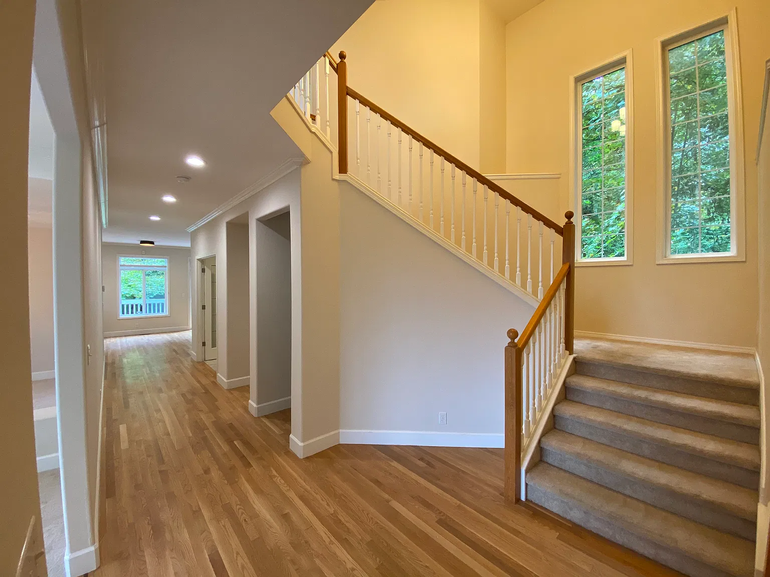 4 bed, 2.5 bath, 2470 sqft, $4,350 — Photo 4