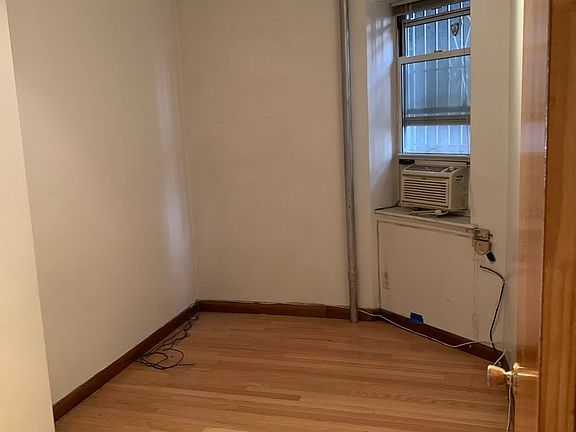 5th image of 18 Mott St APT 4