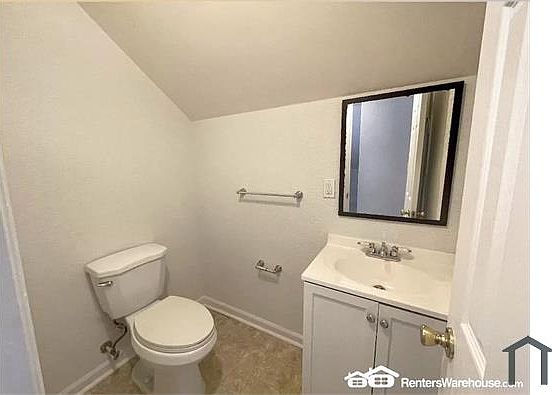 3rd image of 3559 Brest Ave