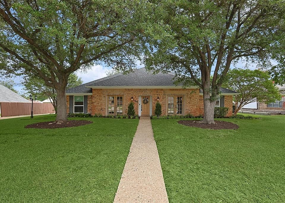 1st image of 444 Patricia Ln