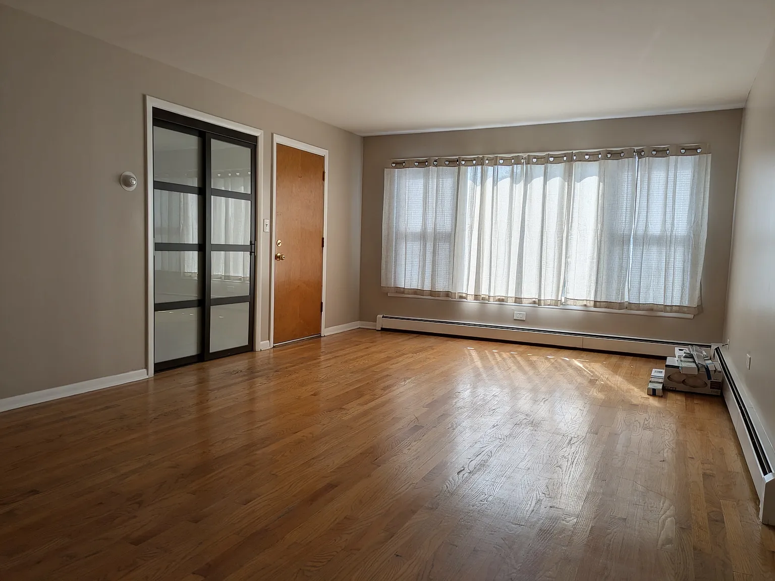 3 bed, 1450 sqft, $2,450 — Photo 1