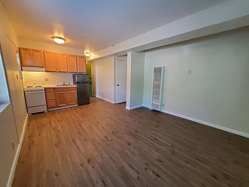 5 F St Photo 1