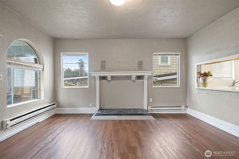 4th image of 839 10th Street