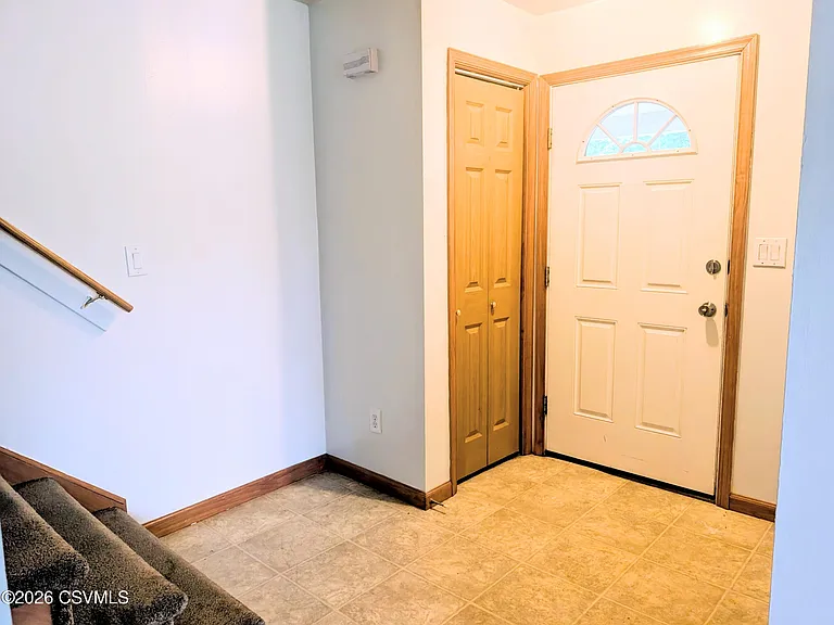 1011 N Old Trl — Photo 8