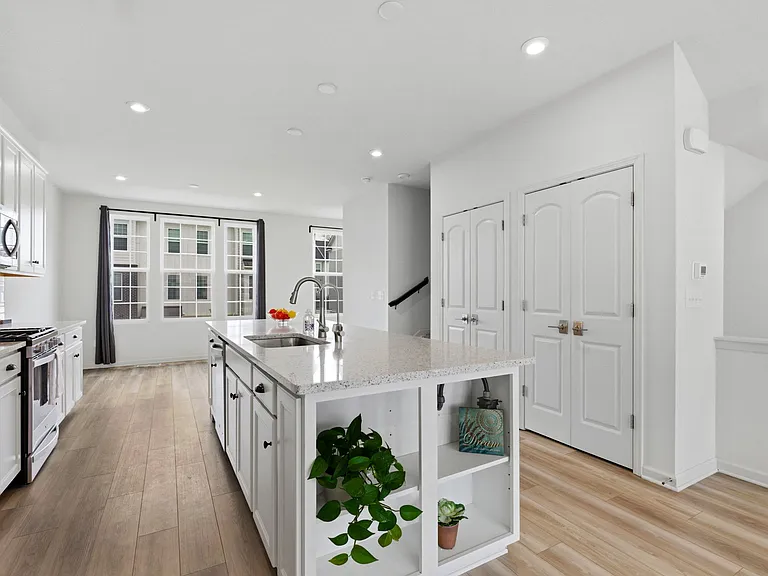 14565 Pomona Ln — Photo 23
