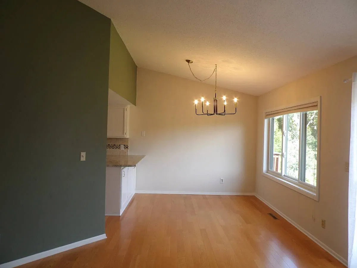 6095 Courtly Alcove Rd #E in Woodbury, MN 55125 — Photo 3