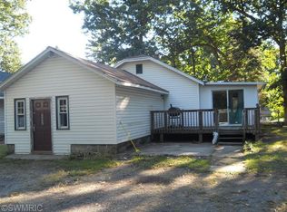 52442 Sheridan Rd, Paw Paw, MI 49079