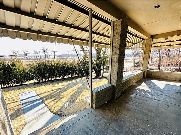 5th image of 10001 Riverview Dr