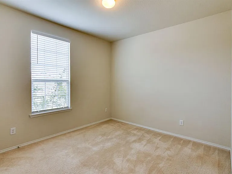 2336 Toposa Dr — Photo 21