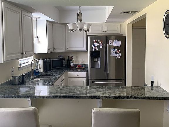 5th image of 1600 Marseille Dr APT 1
