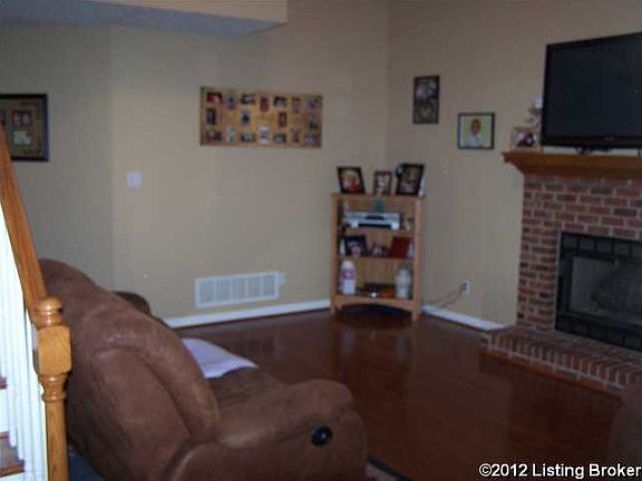 3rd image of 3225 Bluegrass Dr