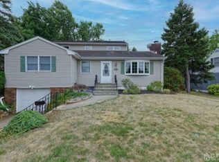 645 New Durham Rd, Metuchen, NJ 08840